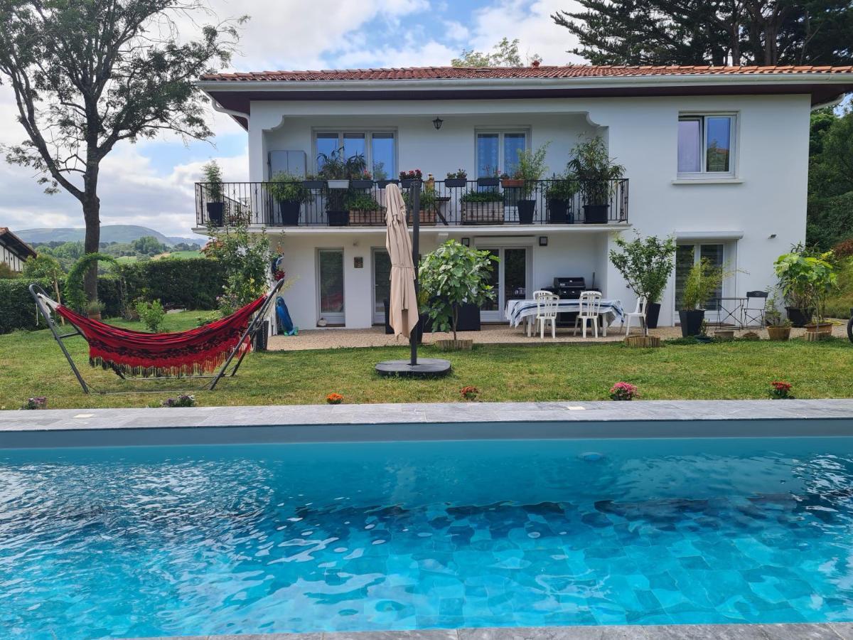 Appartement Avec Cuisine Et Grande Piscine Chauffee Хендае Екстериор снимка