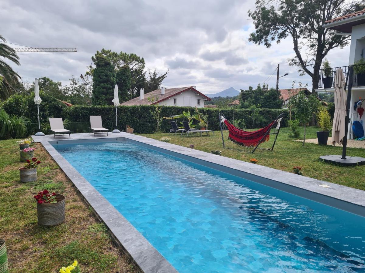 Appartement Avec Cuisine Et Grande Piscine Chauffee Хендае Екстериор снимка