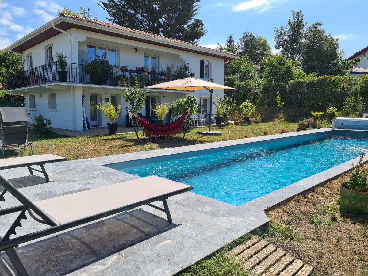 Appartement Avec Cuisine Et Grande Piscine Chauffee Хендае Екстериор снимка