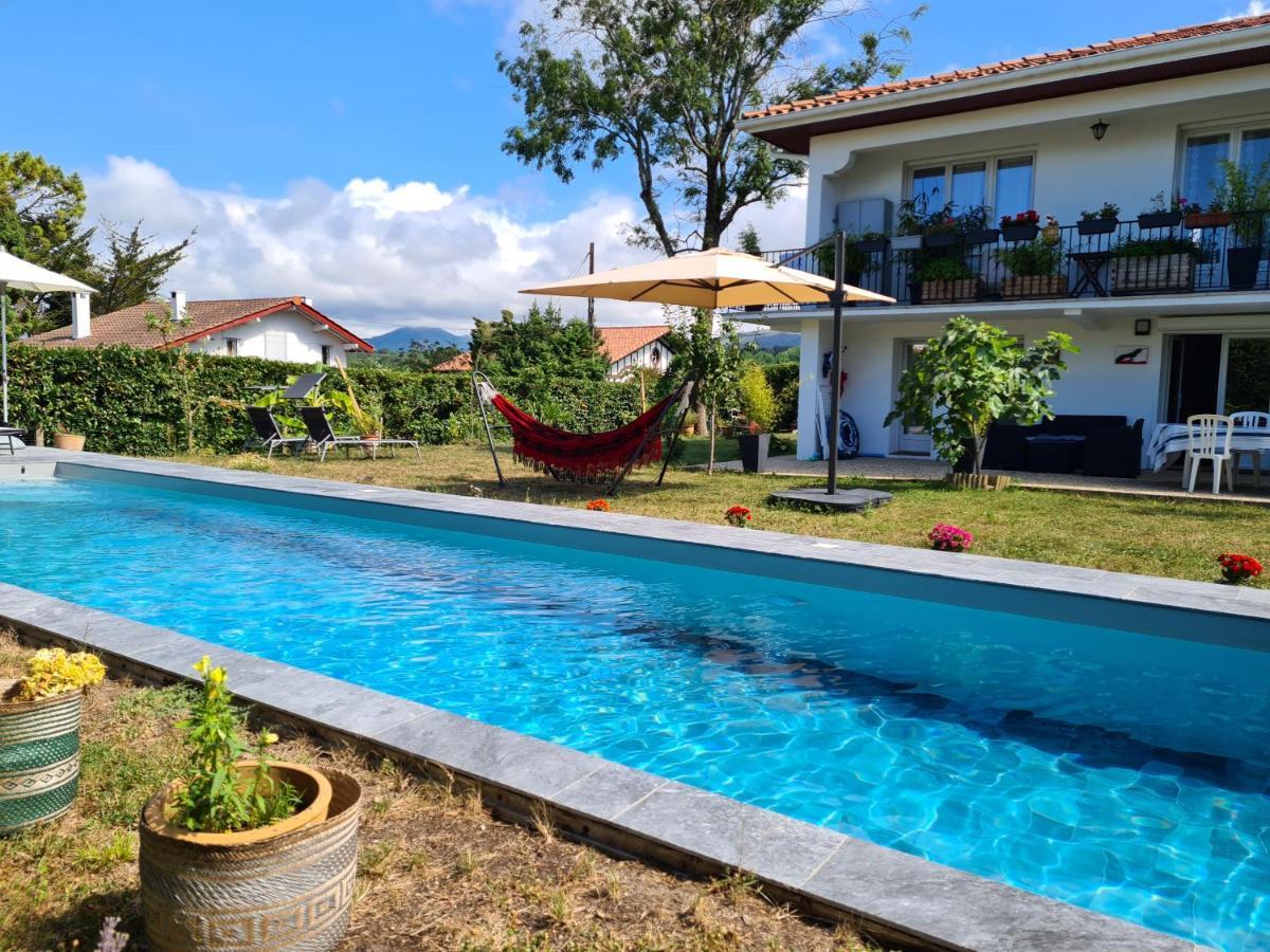 Appartement Avec Cuisine Et Grande Piscine Chauffee Хендае Екстериор снимка