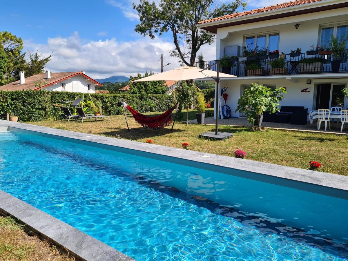 Appartement Avec Cuisine Et Grande Piscine Chauffee Хендае Екстериор снимка