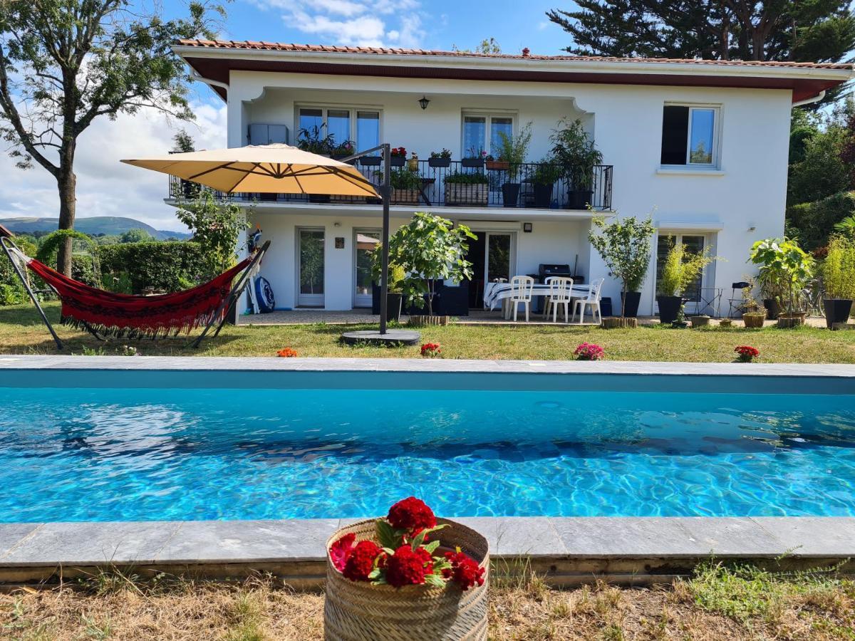 Appartement Avec Cuisine Et Grande Piscine Chauffee Хендае Екстериор снимка