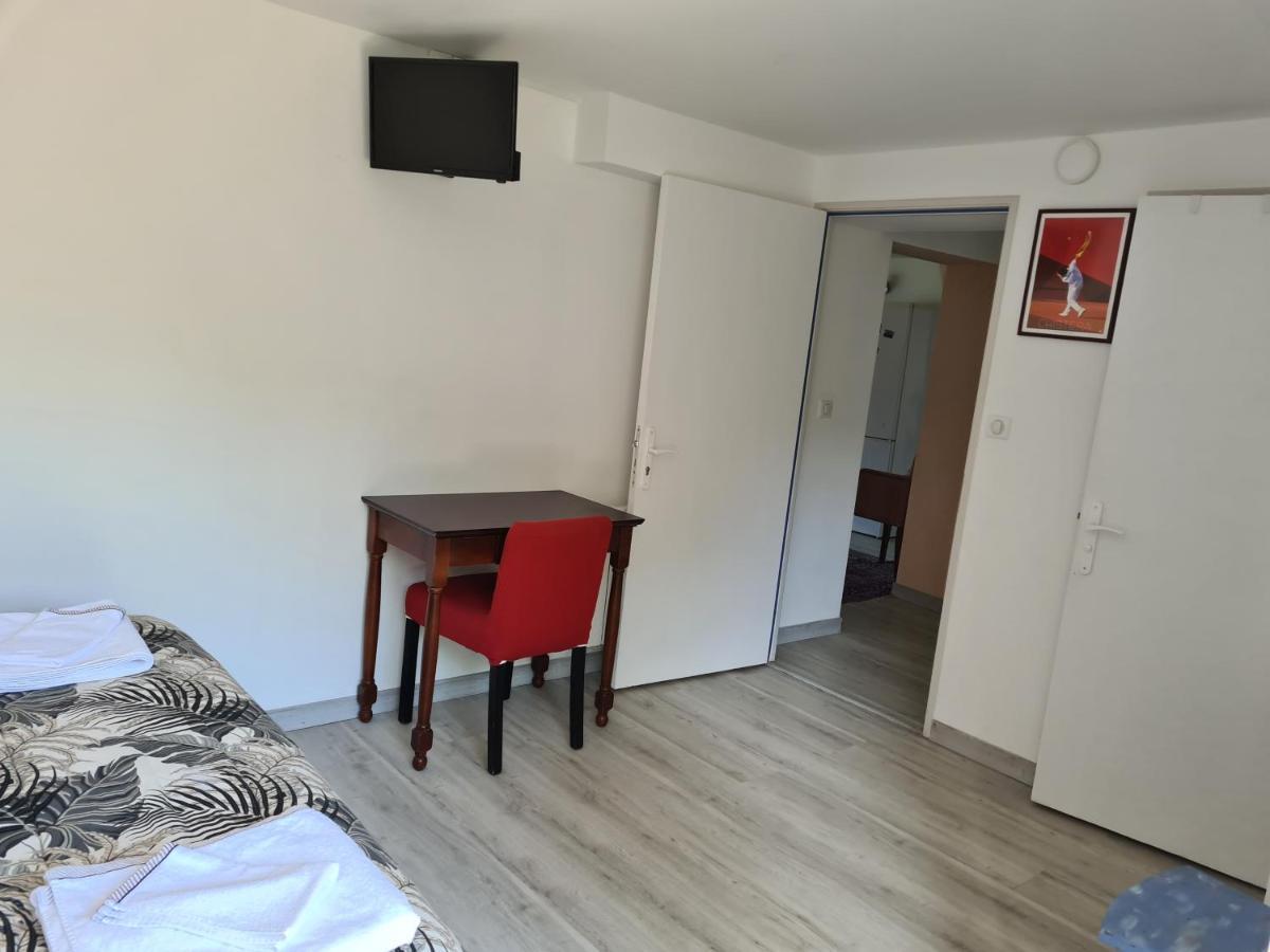 Appartement Avec Cuisine Et Grande Piscine Chauffee Хендае Екстериор снимка